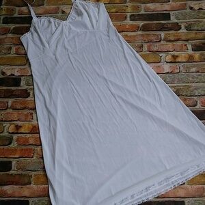 Vintage Shadow Line white slip 36